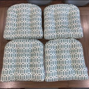 Set of (4) cushions